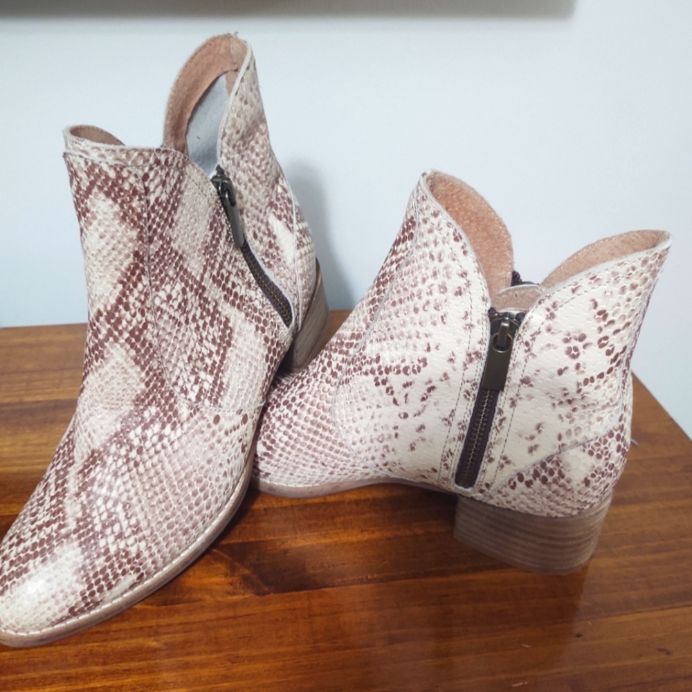 Seychelles ankle boots